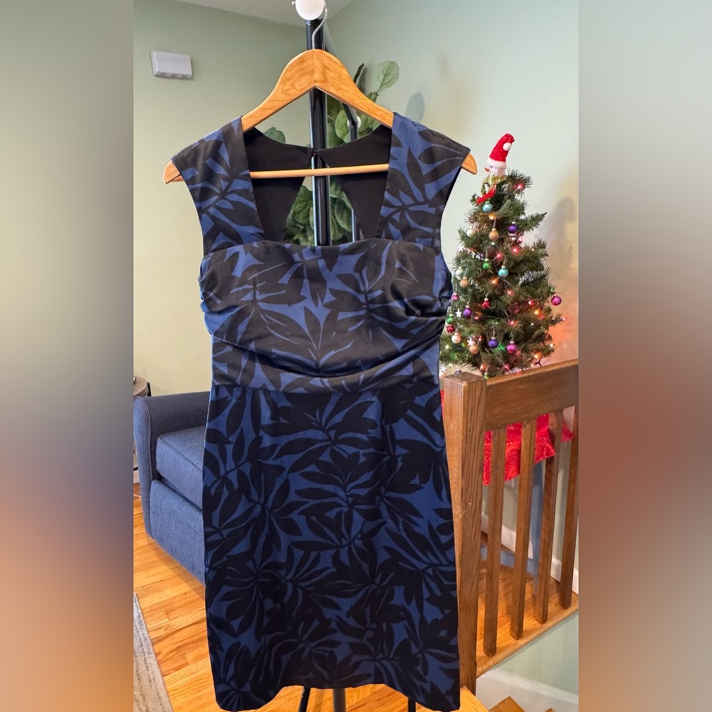 Donna Ricco Navy and Black Leaf Print Mini Dress